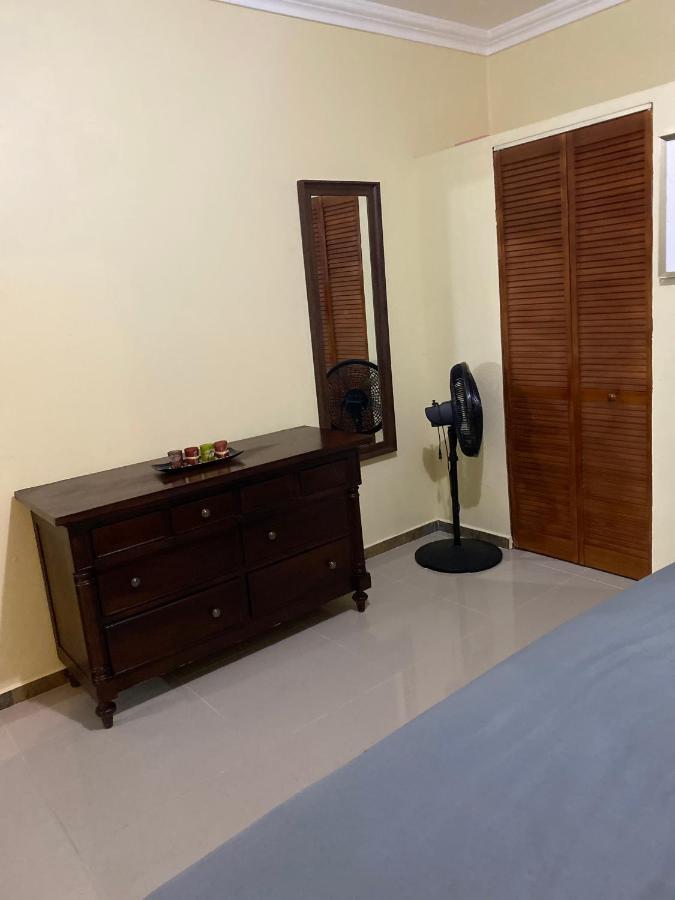 Travelers Lodge Scarlett Hall Eksteriør billede